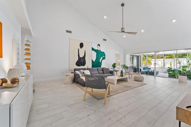 125 Harbourside Circle, Jupiter, FL 33477