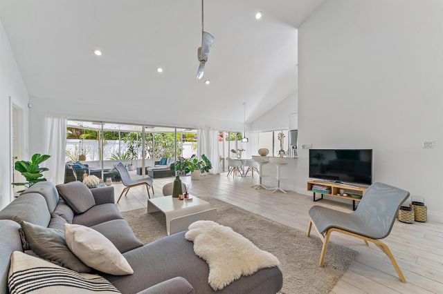 125 Harbourside Circle, Jupiter, FL 33477