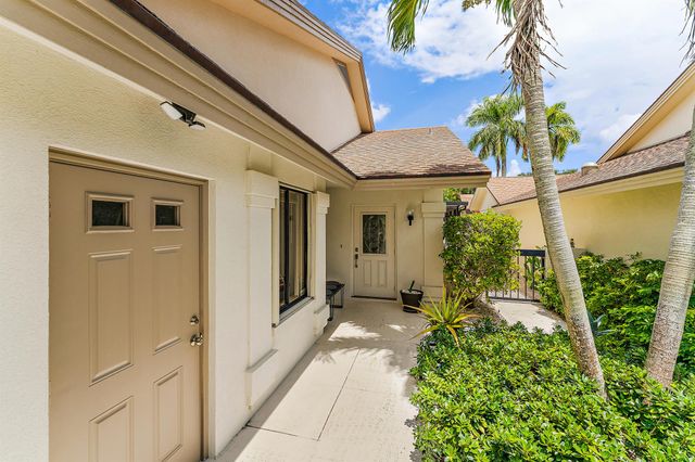 125 Harbourside Circle, Jupiter, FL 33477