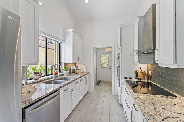 125 Harbourside Circle, Jupiter, FL 33477