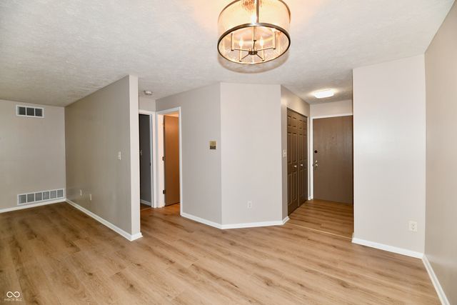 4381 Village Parkway Circle W 6, Indianapolis, IN 46254