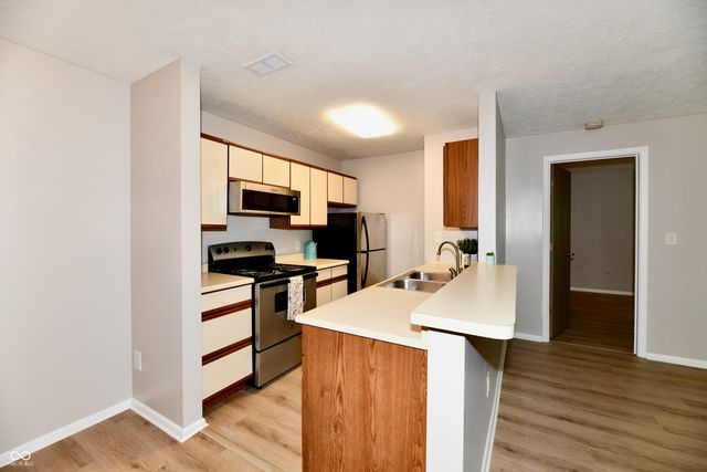 4381 Village Parkway Circle W 6, Indianapolis, IN 46254