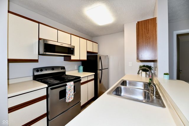 4381 Village Parkway Circle W 6, Indianapolis, IN 46254