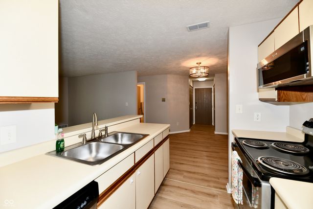 4381 Village Parkway Circle W 6, Indianapolis, IN 46254