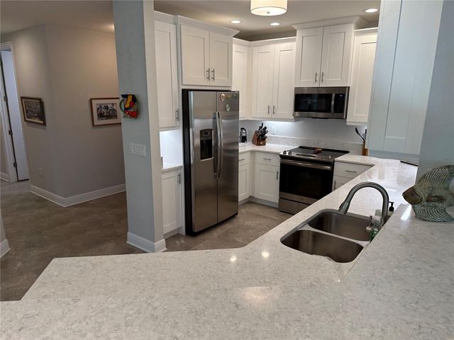 7610 34TH AVENUE W 203, Bradenton, FL 34209