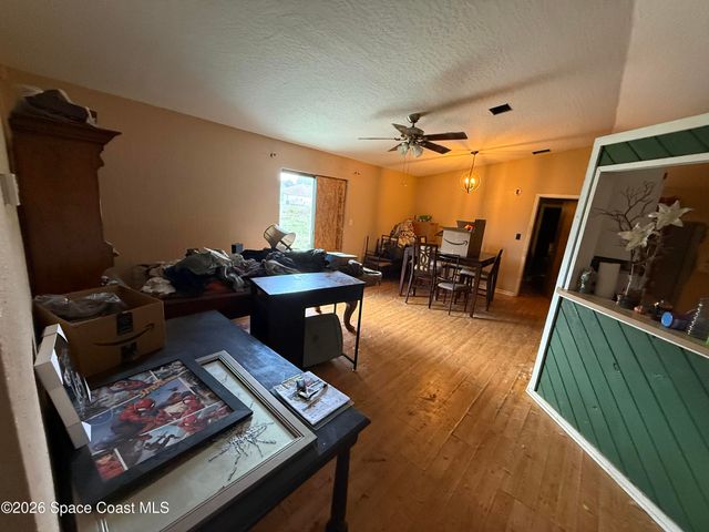 581 Waylaid Avenue SW, Palm Bay, FL 32908