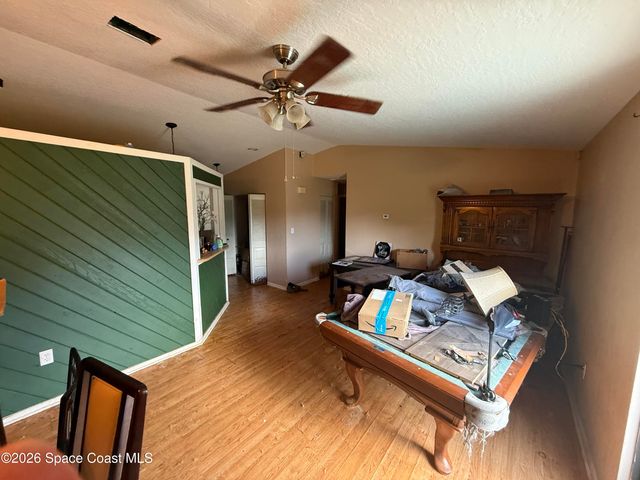 581 Waylaid Avenue SW, Palm Bay, FL 32908