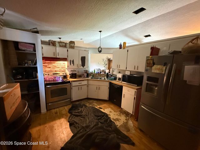 581 Waylaid Avenue SW, Palm Bay, FL 32908