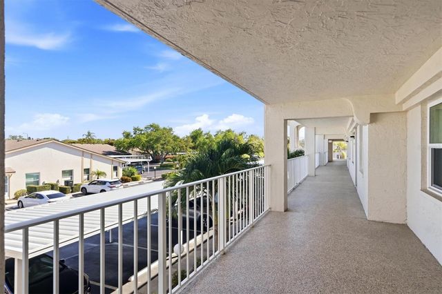 7301 29TH AVENUE DRIVE W 204, Bradenton, FL 34209