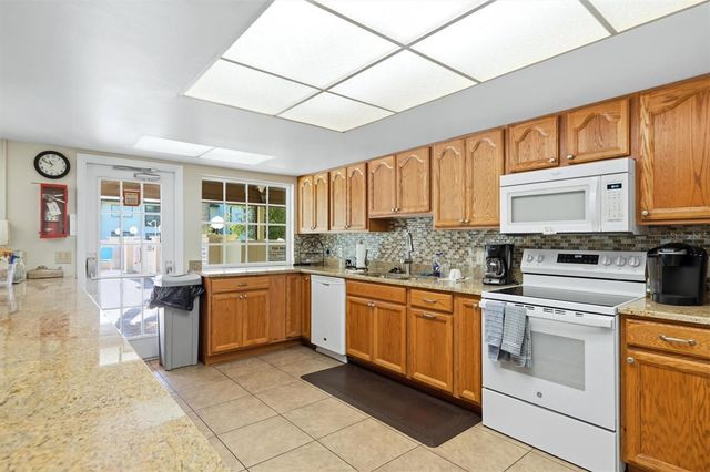 7301 29TH AVENUE DRIVE W 204, Bradenton, FL 34209