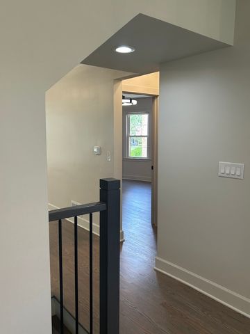 8405 S Indiana Avenue, Chicago, IL 60619