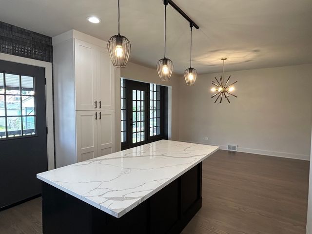 8405 S Indiana Avenue, Chicago, IL 60619
