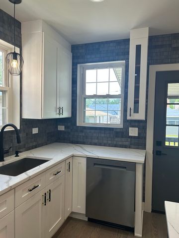 8405 S Indiana Avenue, Chicago, IL 60619