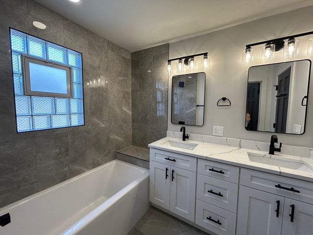 8405 S Indiana Avenue, Chicago, IL 60619