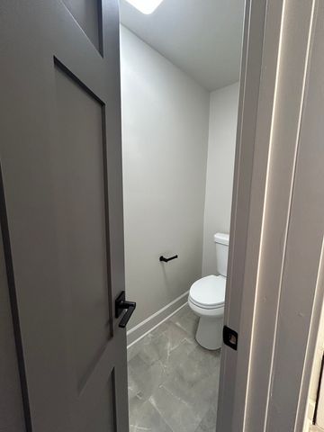 8405 S Indiana Avenue, Chicago, IL 60619