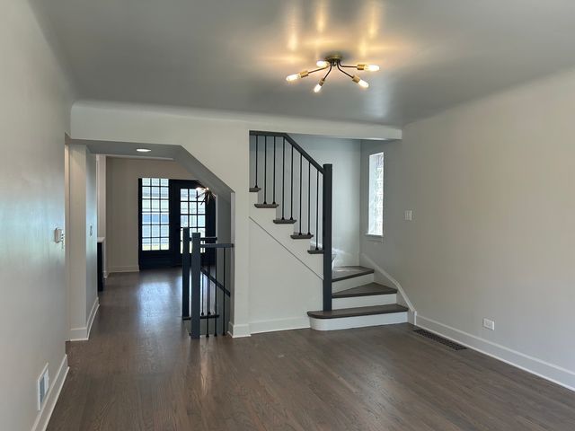 8405 S Indiana Avenue, Chicago, IL 60619