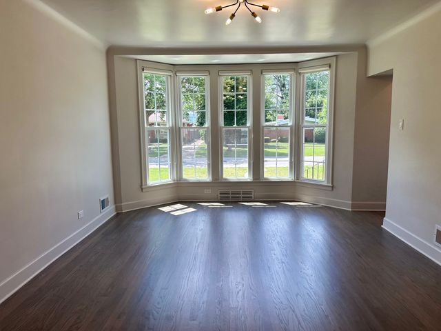 8405 S Indiana Avenue, Chicago, IL 60619