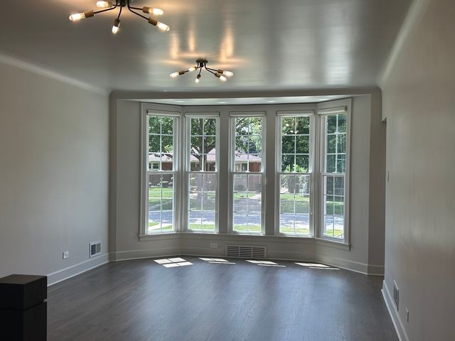 8405 S Indiana Avenue, Chicago, IL 60619