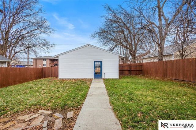 645 S 28th Street, Lincoln, NE 68510