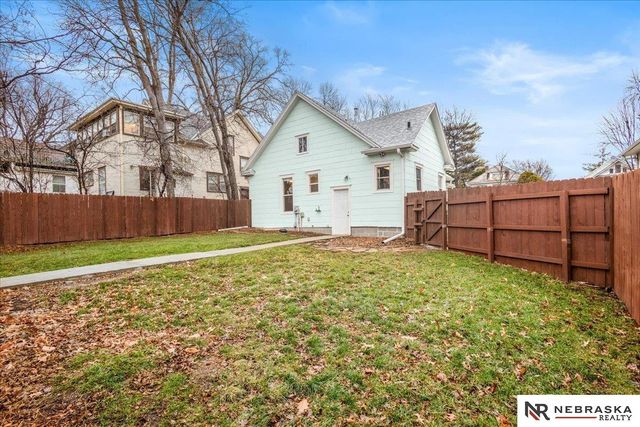 645 S 28th Street, Lincoln, NE 68510