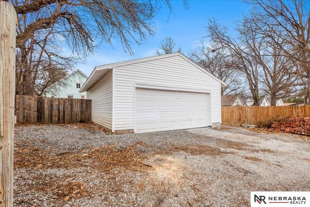 645 S 28th Street, Lincoln, NE 68510