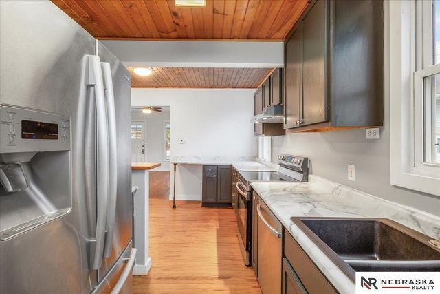 645 S 28th Street, Lincoln, NE 68510