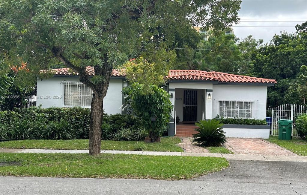 3410 SW 21st St, Miami, FL 33145
