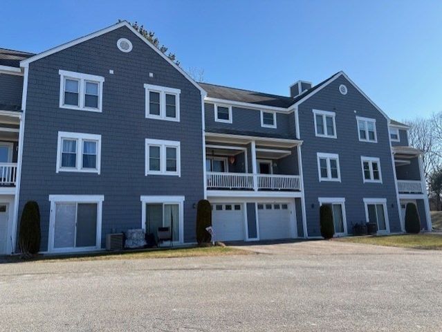 3 Fairway Ln 1, Blackstone, MA 01504