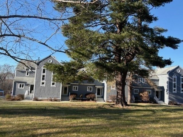 3 Fairway Ln 1, Blackstone, MA 01504