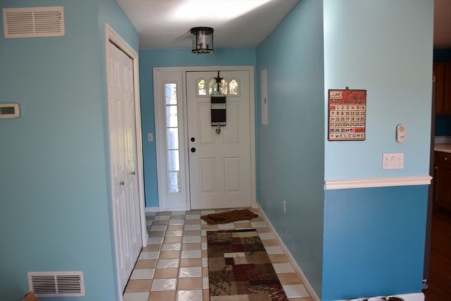 3 Fairway Ln 1, Blackstone, MA 01504