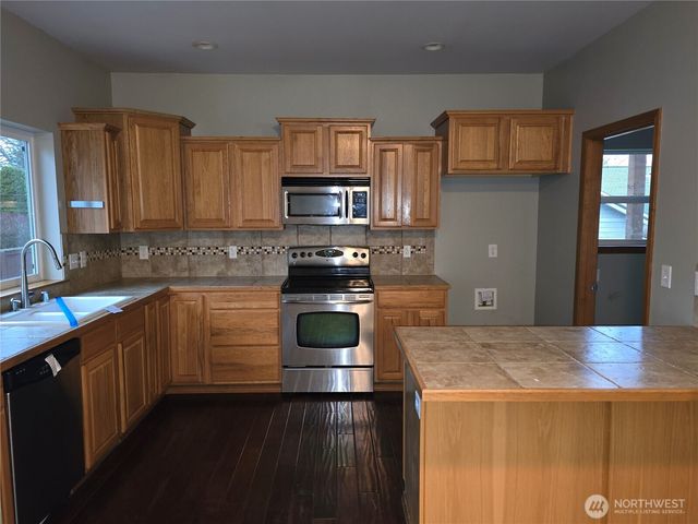 1006 Cathleen Street, Port Angeles, WA 98363