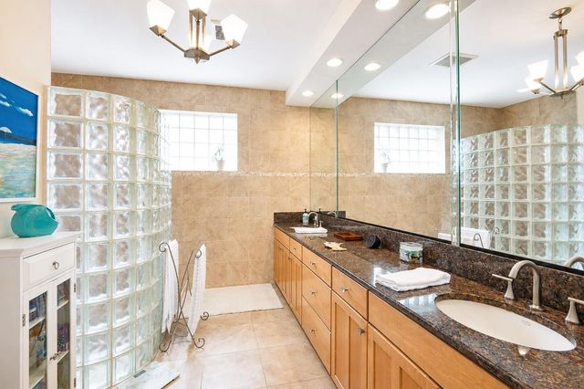 2557 MARBLEHEAD DRIVE, Sarasota, FL 34231