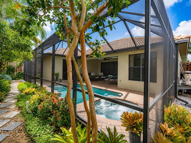2557 MARBLEHEAD DRIVE, Sarasota, FL 34231