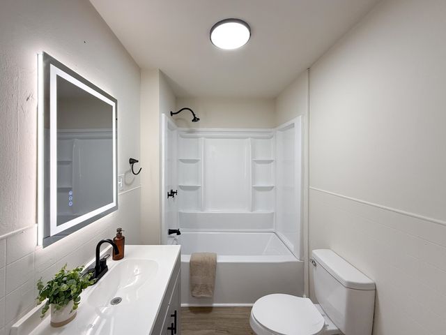 2020 WEST MIDLAND TRL, Lexington, VA 24450