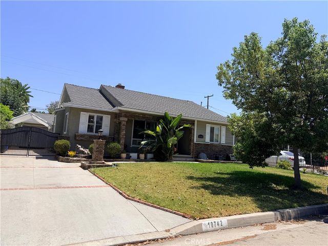 10742 Virginia, Whittier, CA 90603