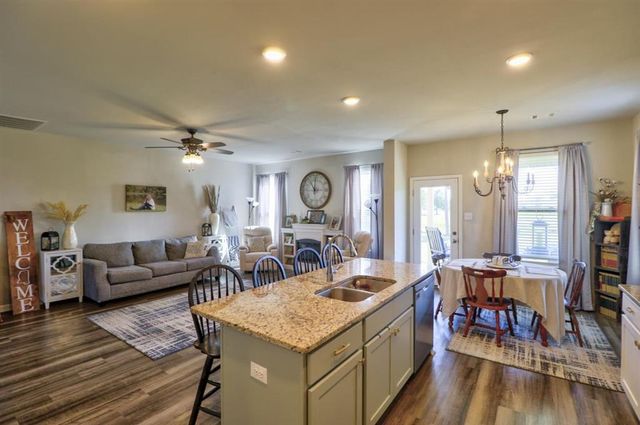 2414 Fenimore Loop, Westlake, LA 70669