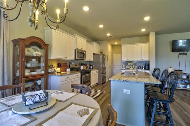 2414 Fenimore Loop, Westlake, LA 70669