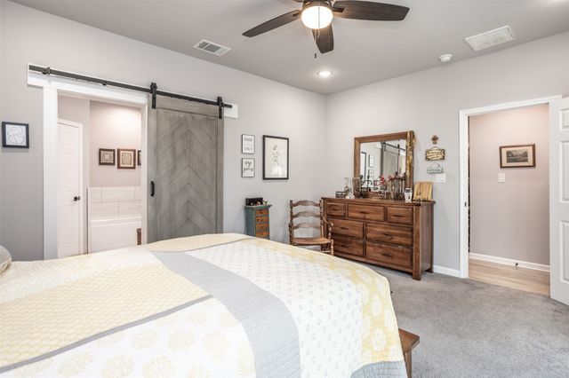 1135 Vintage Avenue, Gainesville, TX 76240