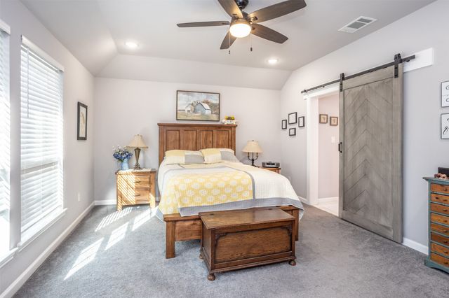 1135 Vintage Avenue, Gainesville, TX 76240