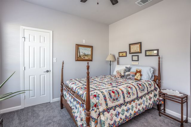 1135 Vintage Avenue, Gainesville, TX 76240