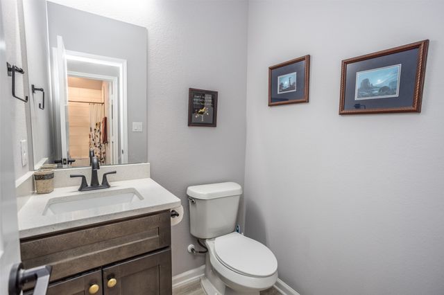 1135 Vintage Avenue, Gainesville, TX 76240