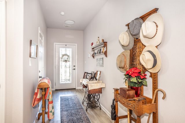 1135 Vintage Avenue, Gainesville, TX 76240