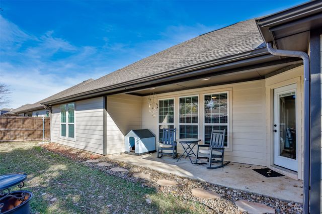 1135 Vintage Avenue, Gainesville, TX 76240