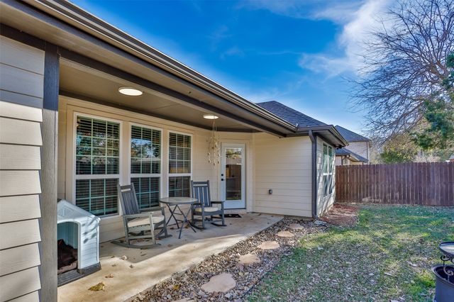 1135 Vintage Avenue, Gainesville, TX 76240