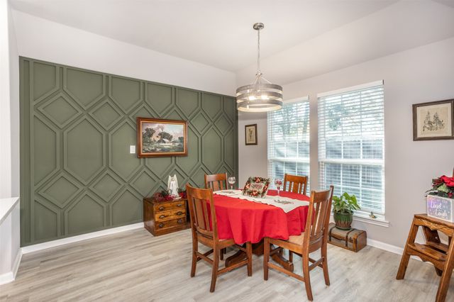 1135 Vintage Avenue, Gainesville, TX 76240