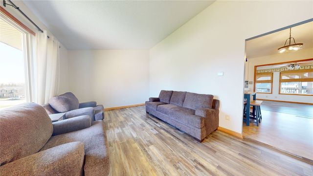 1225 E 14th Street, Norwalk, IA 50211