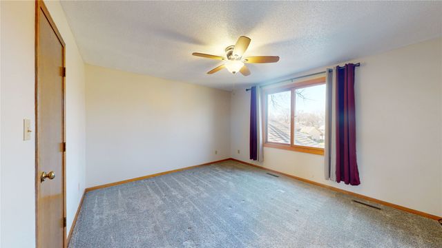 1225 E 14th Street, Norwalk, IA 50211