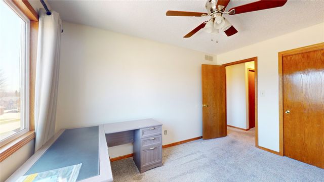 1225 E 14th Street, Norwalk, IA 50211