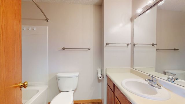 1225 E 14th Street, Norwalk, IA 50211