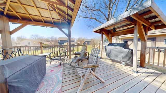 1225 E 14th Street, Norwalk, IA 50211